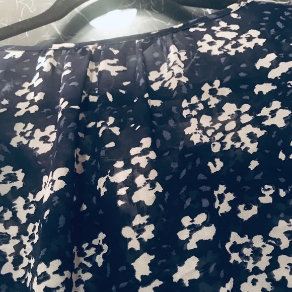 Beautiful all year around  blouse - Picture 4 of 8